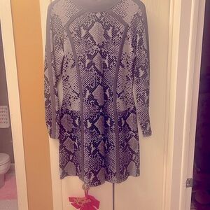 Women’s size large fitted dress